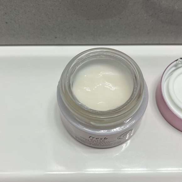Fresh rose hydration cream - Picture 3 of 3